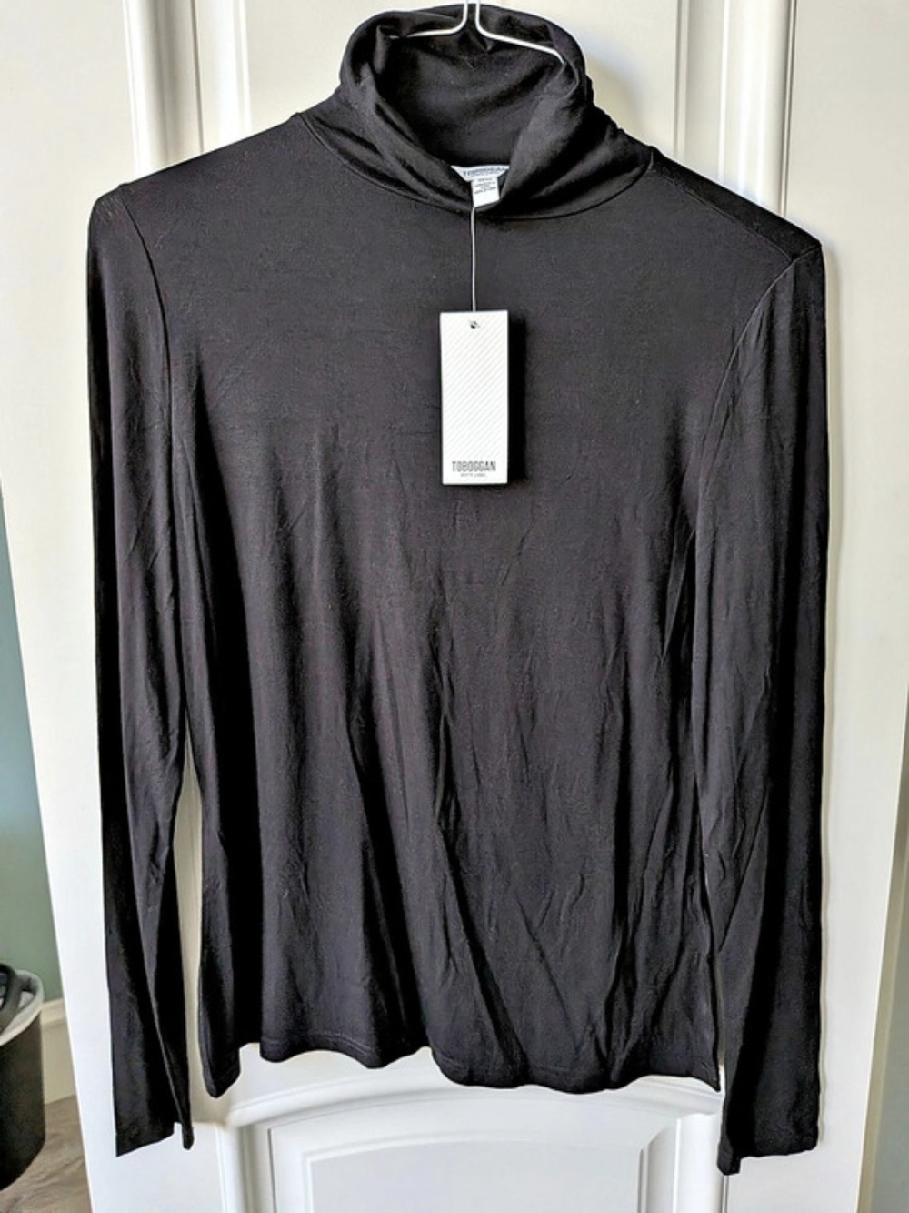 Toboggan Zena Long Sleeve Turtleneck in Black Size Medium NWT